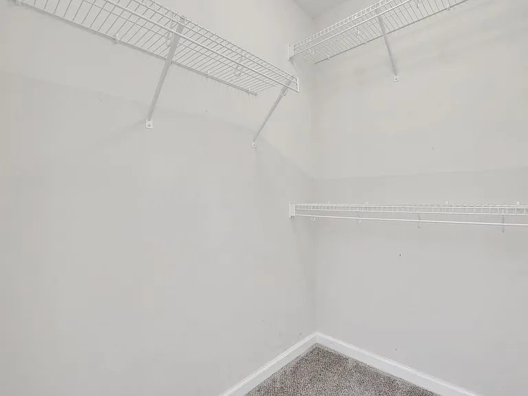 94 Lake Shore Blvd — Photo 14