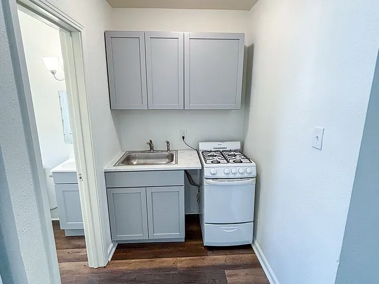 332 SW Topeka Blvd — Photo 20