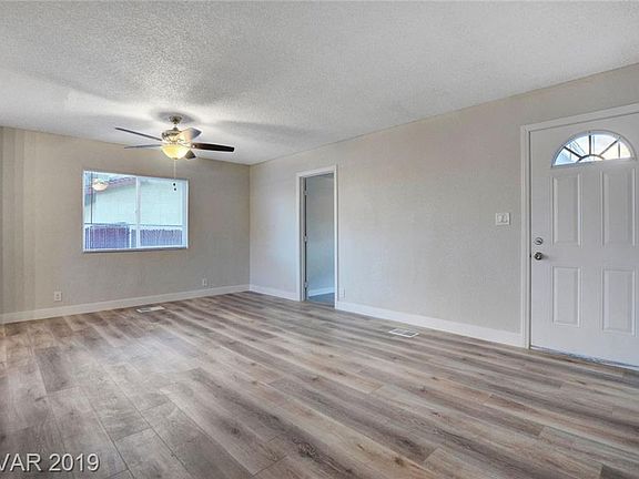3rd image of 1816 Helen Ave