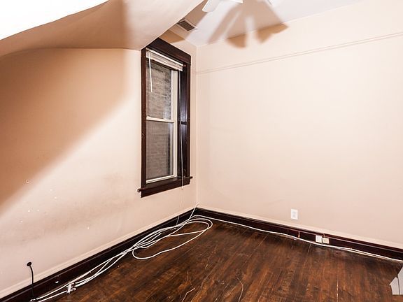 5th image of 2704 N Ashland Ave #1B