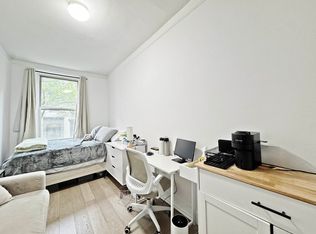 335 W 19th St #D, New York, NY 10011