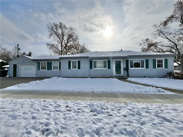 579 Poplar St, Elyria, OH 44035