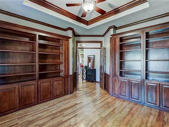 4th image of 5701 NW 161st Cir