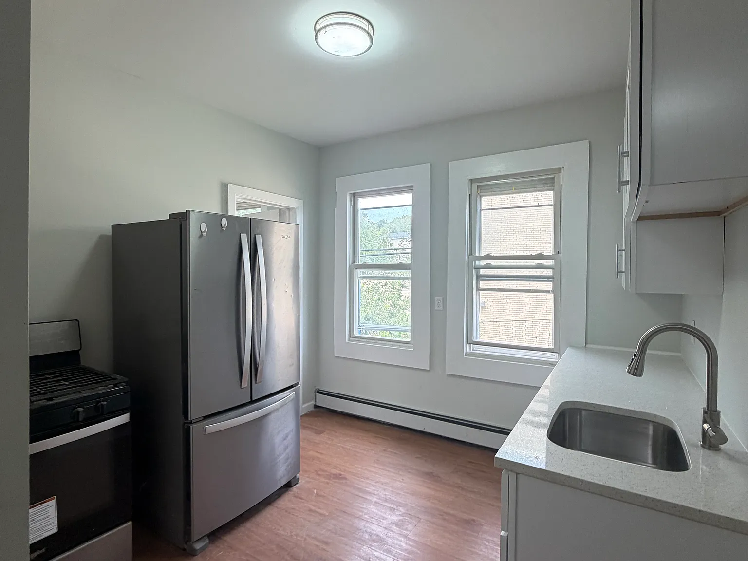 4 bed, $3,400 — Photo 2