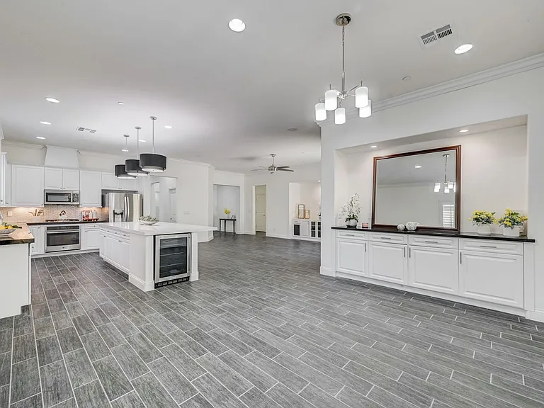 933 Everest Peak Ave — Photo 15