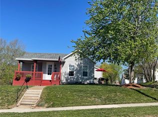 836 S 5th St, Atchison, KS 66002