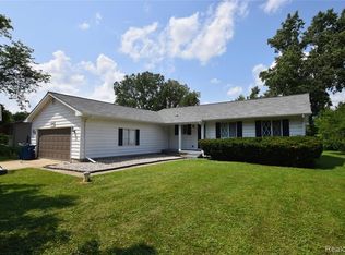 6250 King Arthur Dr, Swartz Creek, MI 48473