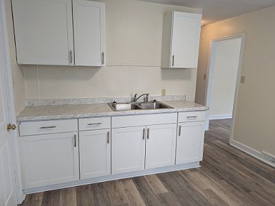3rd image of 1103 Gordon St