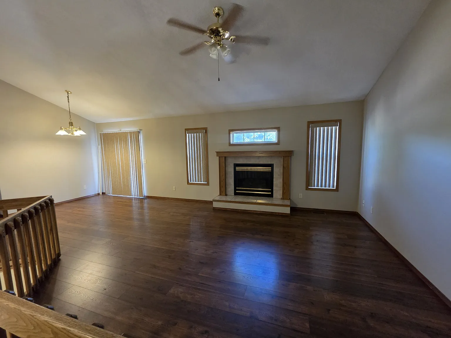 4 bed, 2348 sqft, $2,150 — Photo 2