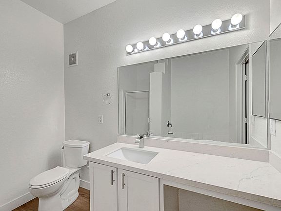 3rd image of 2291 W Horizon Ridge Pkwy Unit 5129