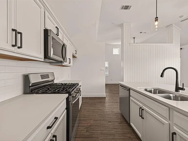 18406 Generous Ln — Photo 32
