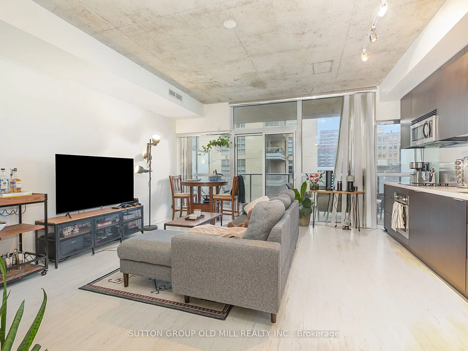 2 bed, $2,550 — Photo 2