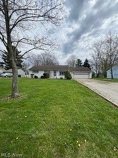 2nd image of 1999 Pinewood Dr