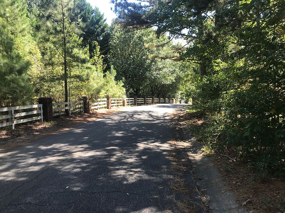 1st image of 19 Royal Lake Dr