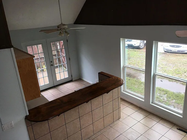 2300 Live Oak St #4 — Photo 2