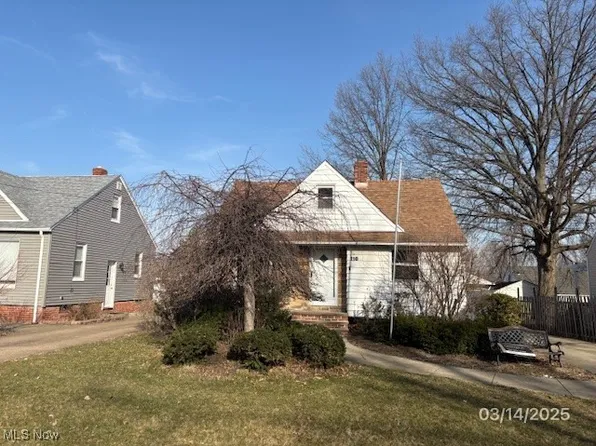 116 Arlington Cir, Wickliffe, OH 44092