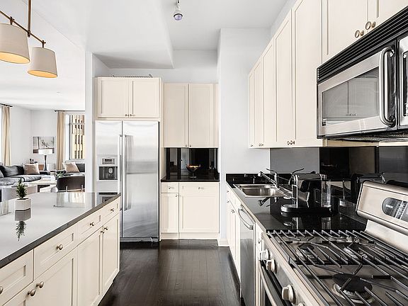 3rd image of 252 7th Ave APT 15I