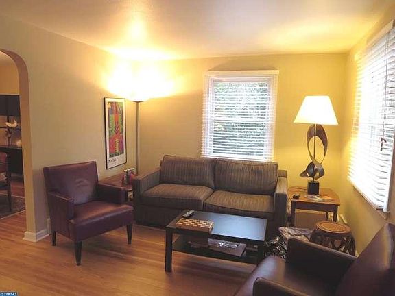2nd image of 1305 Roosevelt Ave