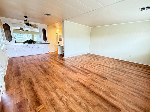 2nd image of 2155 Wharf Rd #12