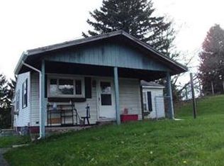 137 Godfrey Rd, Leechburg, PA 15656