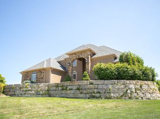 2513 NE Willow Creek Ln, Lees Summit, MO 64086