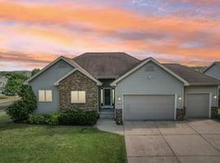 3201 Bookham Dr, Sun Prairie, WI 53590