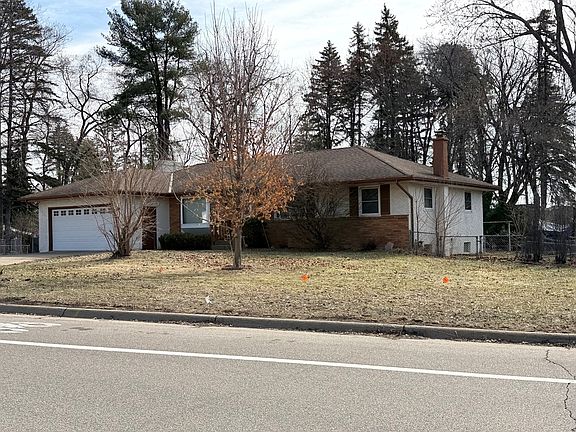 5th image of 2199 Long Lake Rd