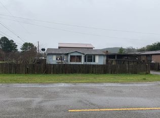 1335 N Lake Rd, Lakeside, OR 97449