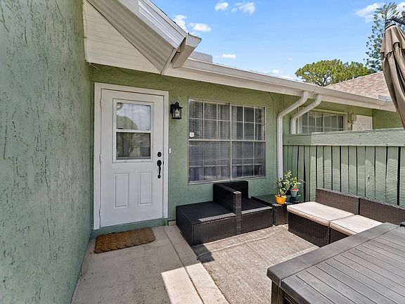 5th image of 1382 SE Rivergreen Circle