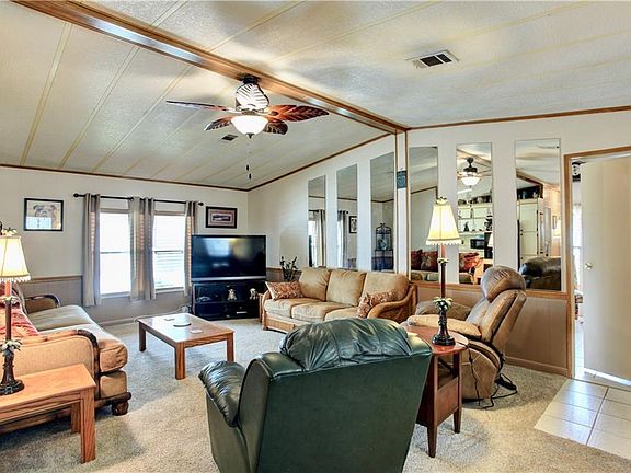 5th image of 343 Papaya Cir
