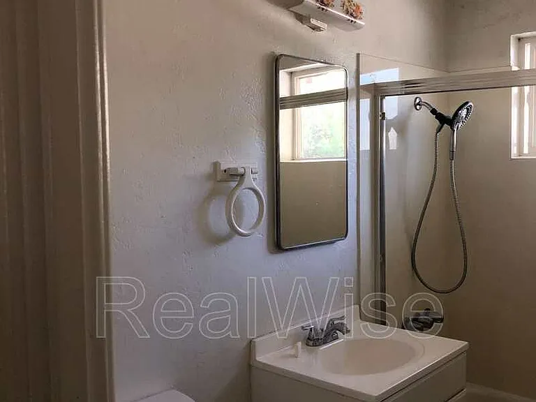 801 Ashland St #3 — Photo 8