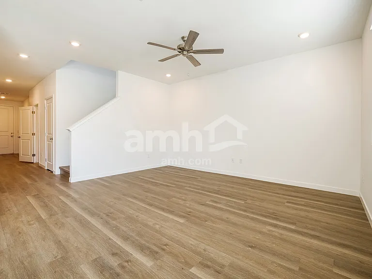 2391 Monroe Ave — Photo 6
