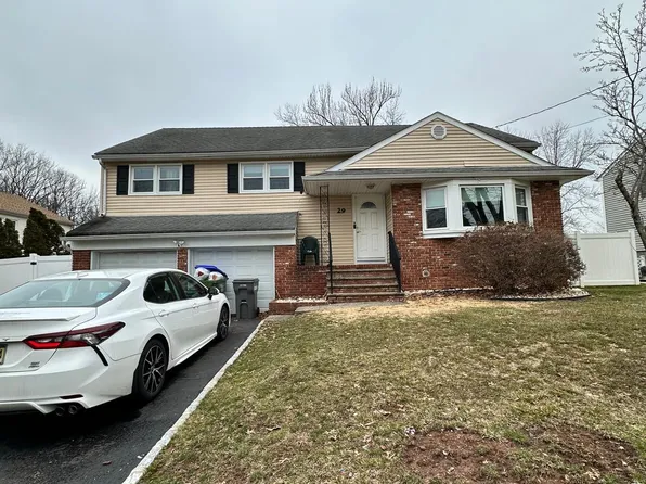 29 Warwick Rd, Edison, NJ 08820