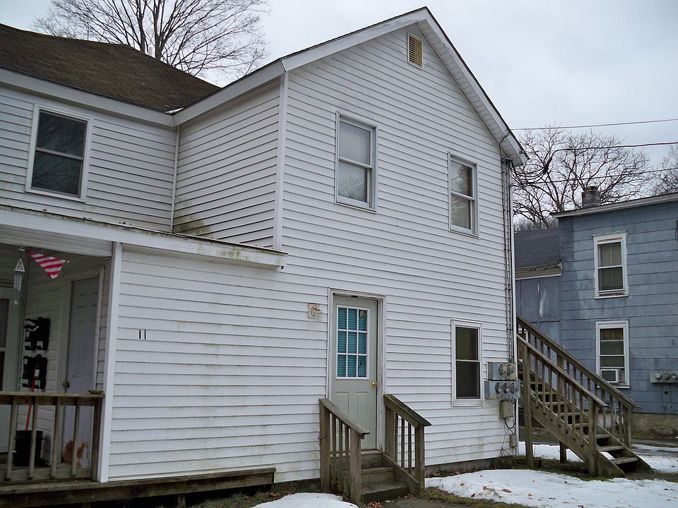 2nd image of 11 Hickory St