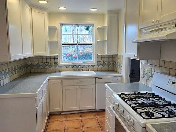 3rd image of 4503 Patria Dr
