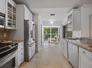 2244 Las Casitas Dr, Wellington, FL 33414