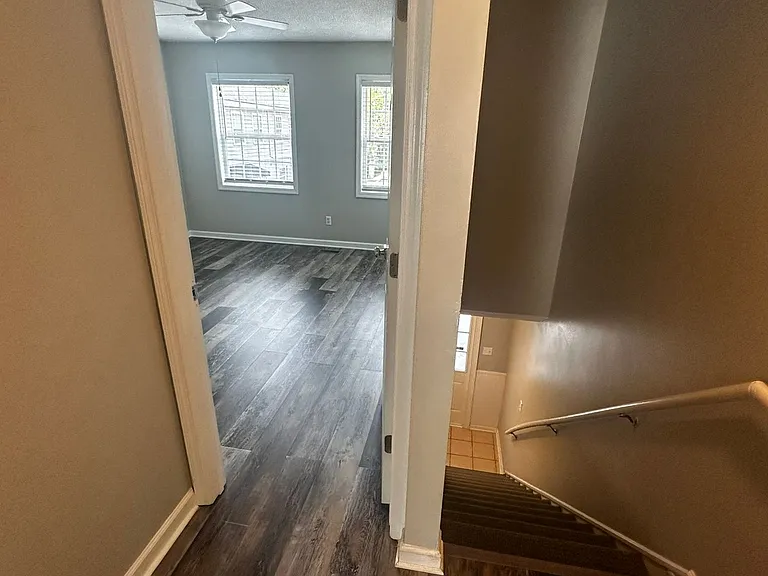 Center Town Condominiums — Photo 30
