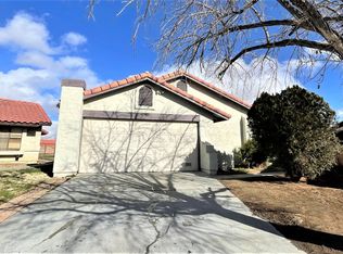3249 Jennifer Dr, Palmdale, CA 93550