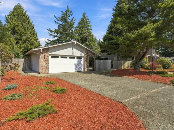 2265 24th St, Florence, OR 97439