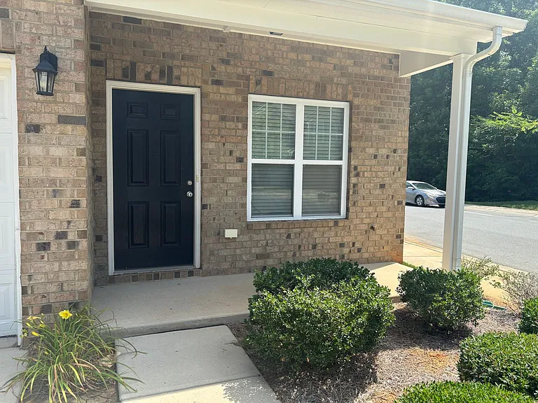 4602 Quinton Ln — Photo 2