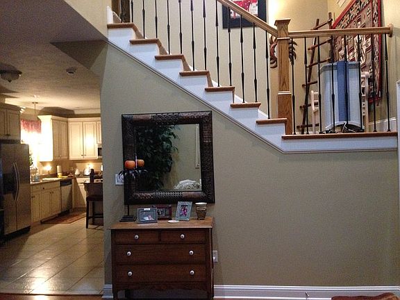 5th image of 1001 W Sallier St APT C