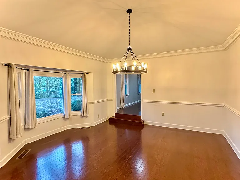 1801 Chickasaw Dr — Photo 8