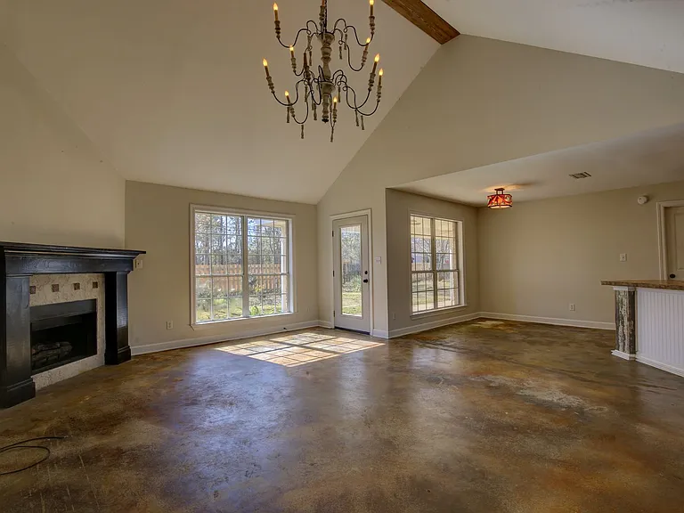 200 Hawthorne Cir — Photo 7
