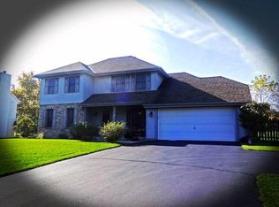 7737 S 68th St, Franklin, WI 53132