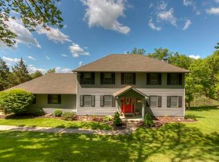 1025 Riverview Manor Dr, Fenton, MO 63026