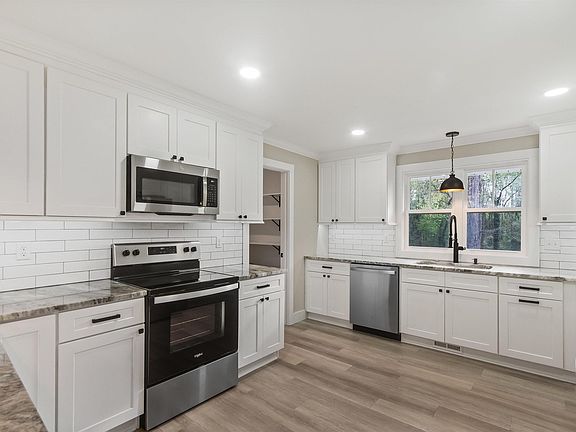 4th image of 9 Howell Rd