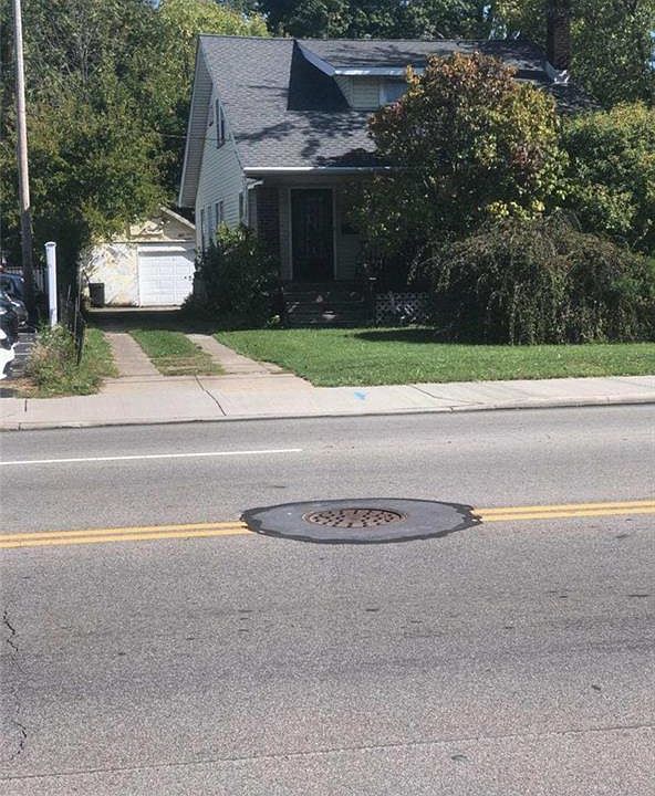 2nd image of 2755 Youngstown Rd SE