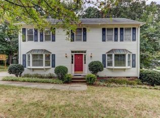 3002 Manchester Dr, Jamestown, NC 27282