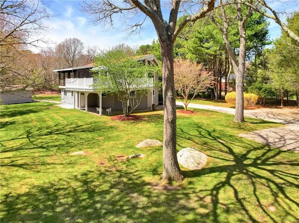 203 N Niantic Dr, Charlestown, RI 02813