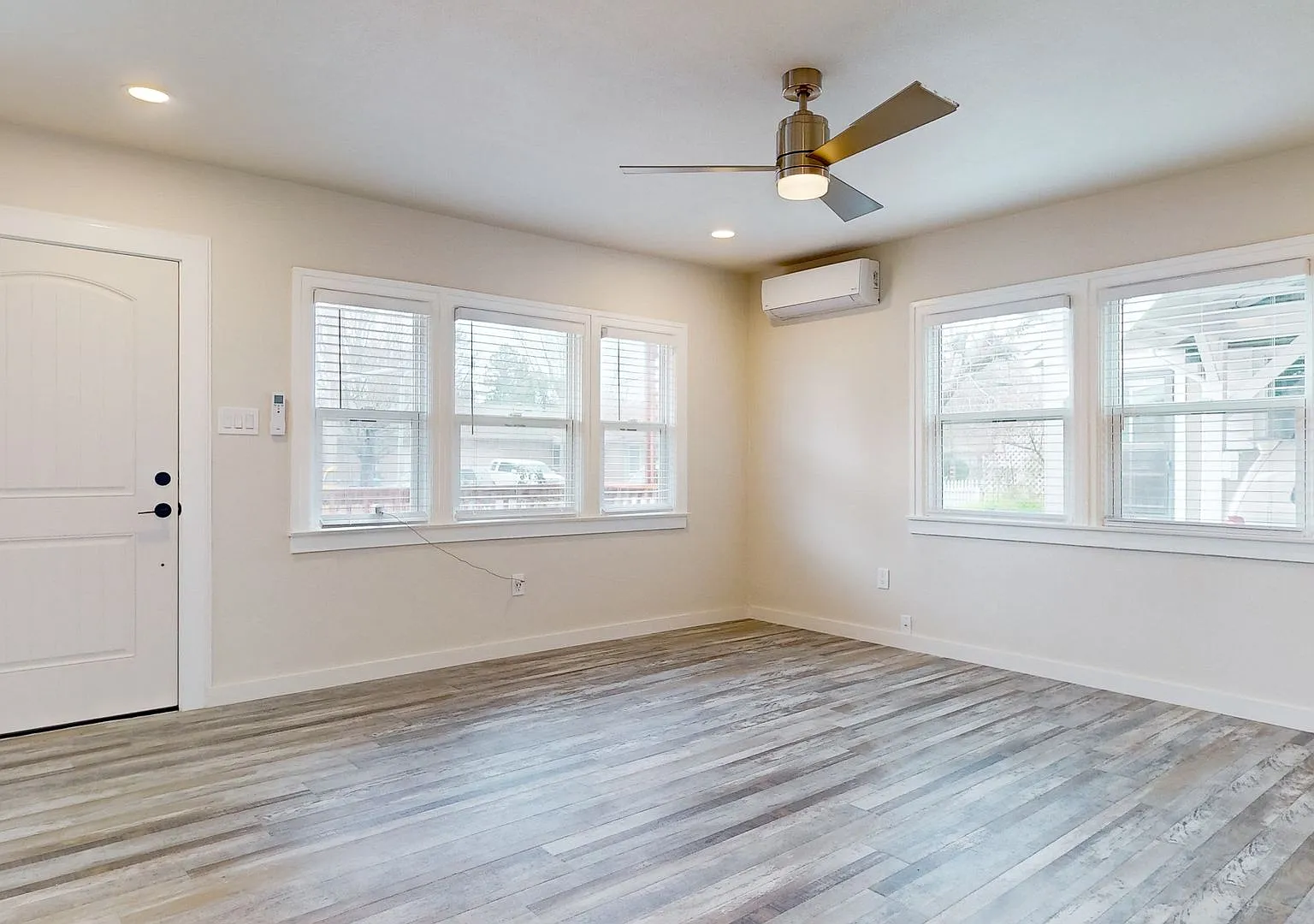 Coming Soon! Beautiful 2 Bedroom 1.5 Bathroom Home! Short Distance of SRJC! — Photo 4